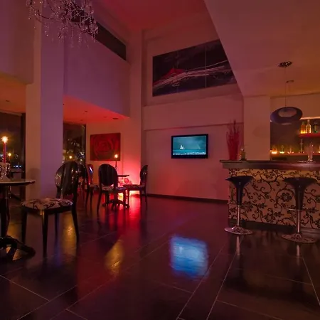Rhodes Premium Suite, Romantic Private Jacuzzi Herberg *