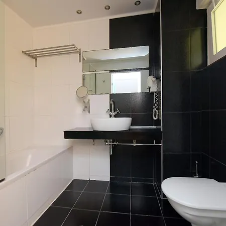 Rhodes Premium Suite, Romantic Private Jacuzzi Herberg